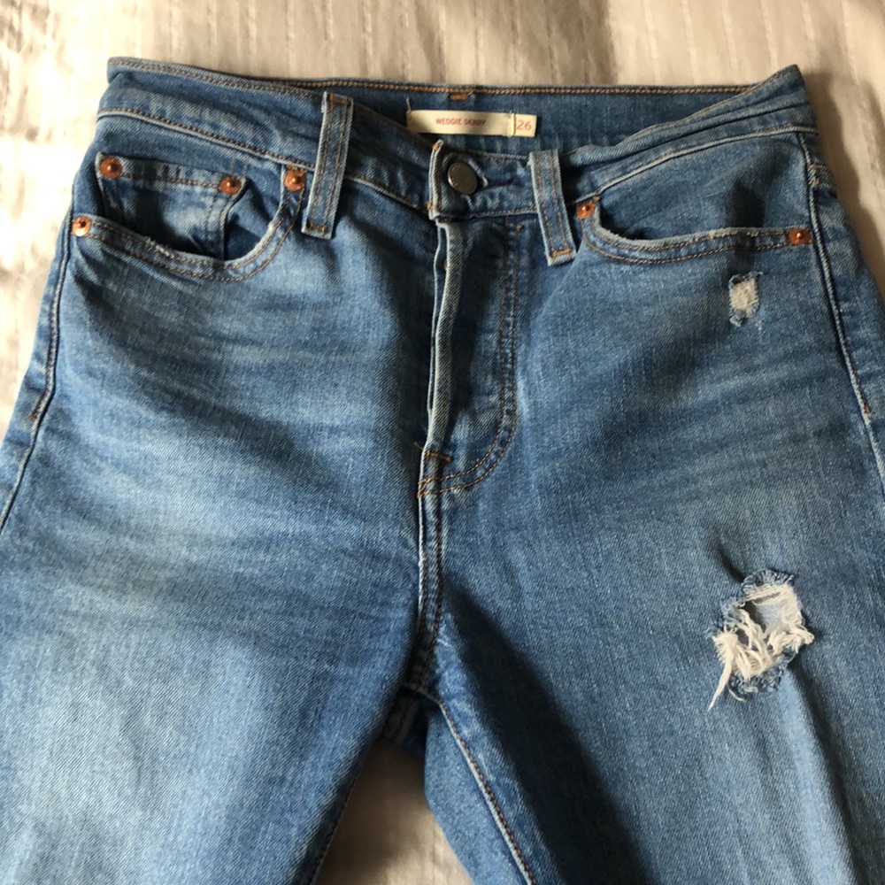 Levi’s Wedgie Skinny Distressed Blue Jeans 💙 - Picture 9 of 15